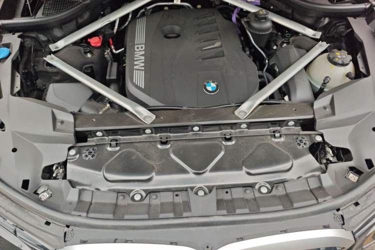 Used BMW X7 2023 xDrive40i Luxury Package with Leading Features Engine Bay
