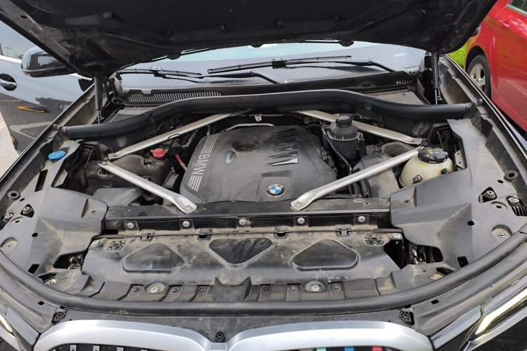 Used BMW X7 2023 xDrive40i Luxury Package with Leading Features Engine Bay
