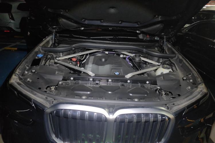 Used BMW X7 2023 xDrive40i Luxury M Sport Package Engine Bay