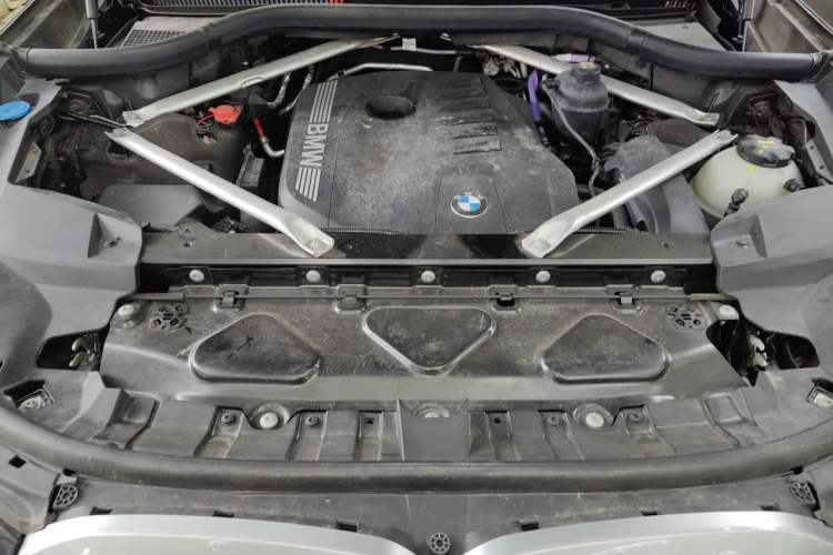 Used BMW X7 2023 xDrive40i Luxury Package with Leading Features Engine Bay