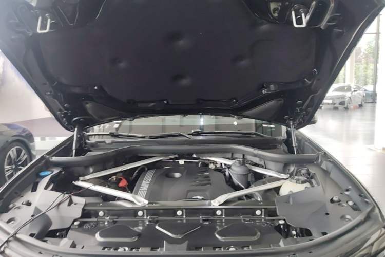Used BMW X7 2023 xDrive40i Luxury M Sport Package Engine Bay