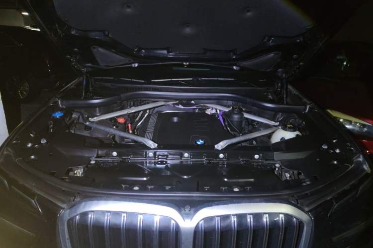 Used BMW X7 2023 xDrive40i Luxury M Sport Package Engine Bay