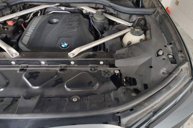 Used BMW X7 2023 xDrive40i Luxury Package with Leading Features Engine Bay Left