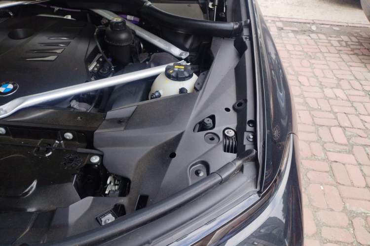 Used BMW X7 2023 xDrive40i Luxury M Sport Package Engine Bay Left