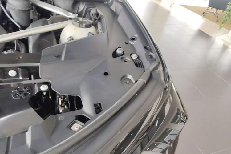 Used BMW X7 2023 xDrive40i Luxury M Sport Package Engine Bay Left