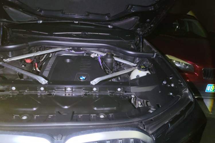 Used BMW X7 2023 xDrive40i Luxury M Sport Package Engine Bay Left