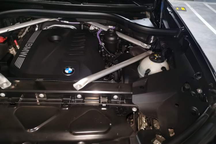 Used BMW X7 2023 xDrive40i Luxury M Sport Package Engine Bay Left