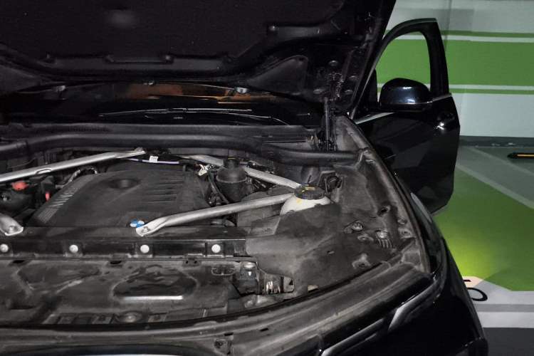Used BMW X7 2023 xDrive40i Luxury M Sport Package Engine Bay Left