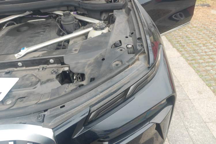 Used BMW X7 2023 xDrive40i Luxury M Sport Package Engine Bay Left