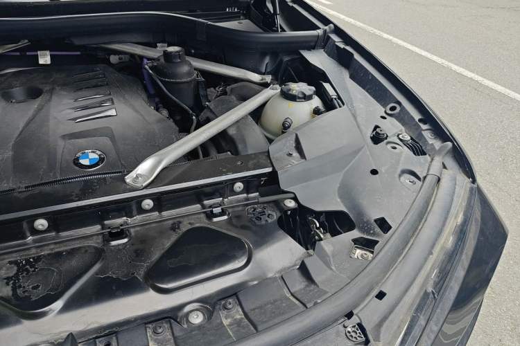 Used BMW X7  Engine Bay Left