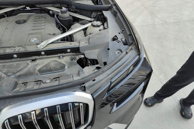 Used BMW X7 2023 xDrive40i Luxury Package with Leading Features Engine Bay Left