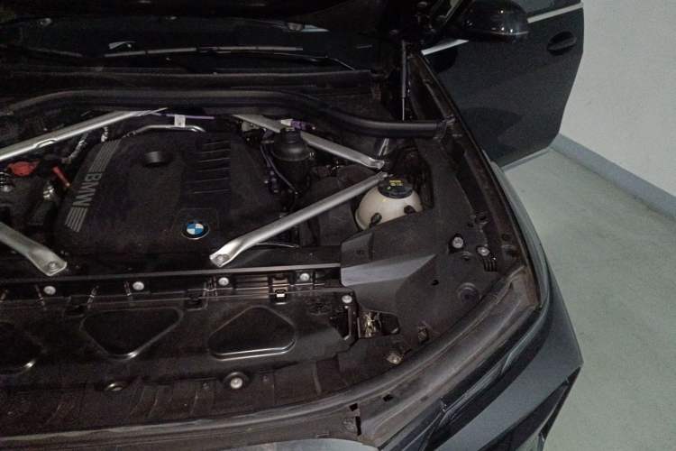 Used BMW X7 2023 xDrive40i Luxury Package with Leading Features Engine Bay Left