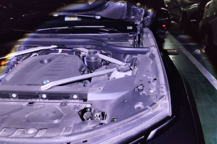 Used BMW X7 2023 xDrive40i Luxury M Sport Package Engine Bay Left