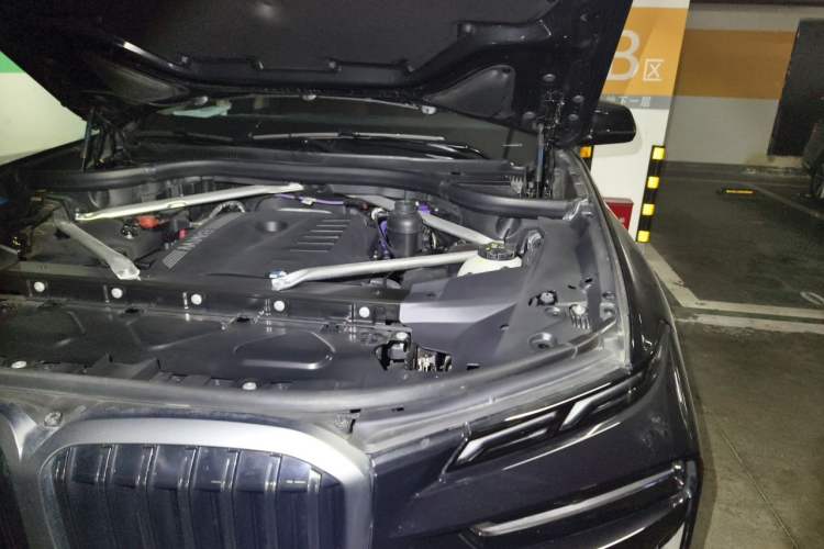 Used BMW X7 2023 xDrive40i Luxury Package with Leading Features Engine Bay Left