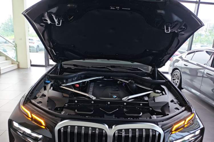 Used BMW X7 2023 xDrive40i Luxury Package with Leading Features Engine Bay