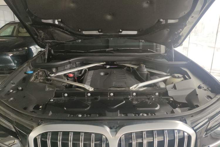 Used BMW X7 2023 xDrive40i Luxury Package with Leading Features Engine Bay