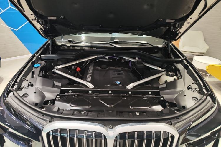 Used BMW X7 2023 xDrive40i Luxury M Sport Package Engine Bay