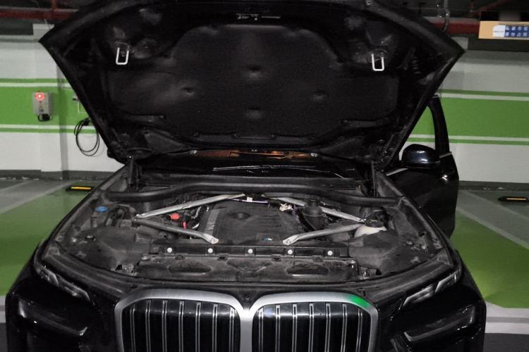 Used BMW X7 2023 xDrive40i Luxury M Sport Package Engine Bay