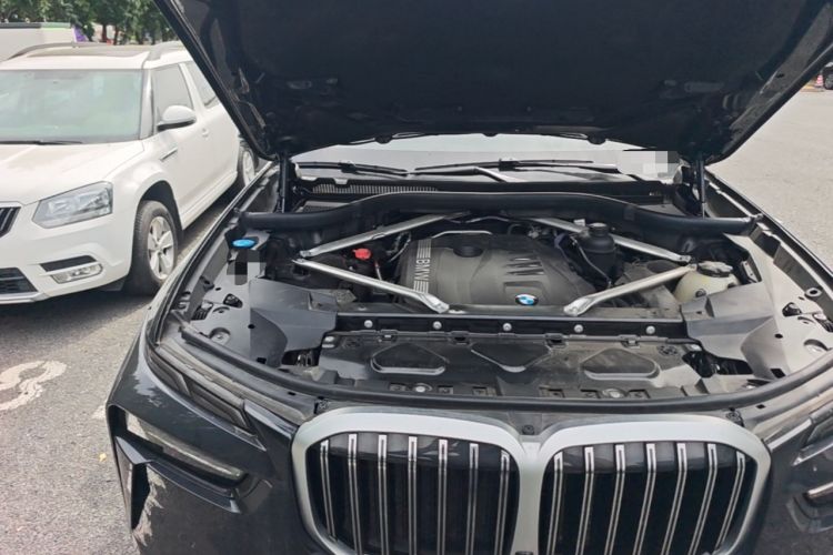 Used BMW X7 2023 xDrive40i Luxury Package with Leading Features Engine Bay Right
