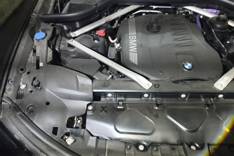Used BMW X7 2023 xDrive40i Luxury Package with Leading Features Engine Bay Right