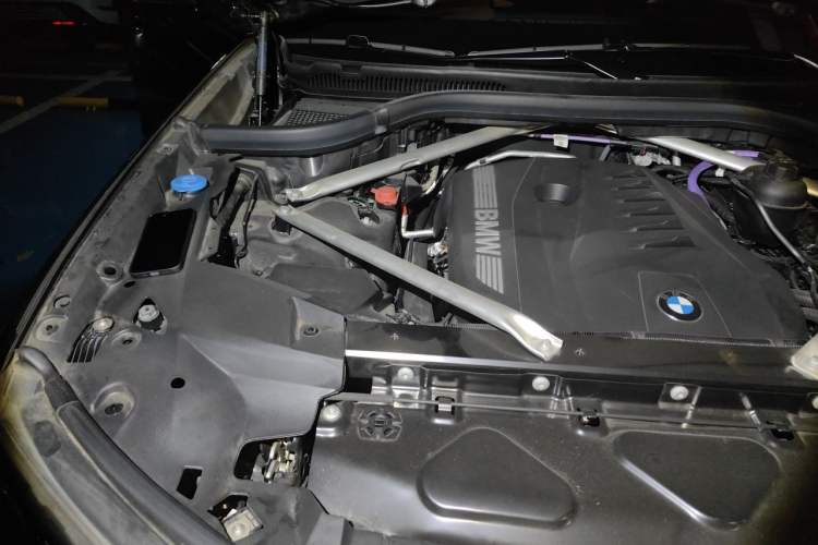 Used BMW X7 2023 xDrive40i Luxury M Sport Package Engine Bay Right