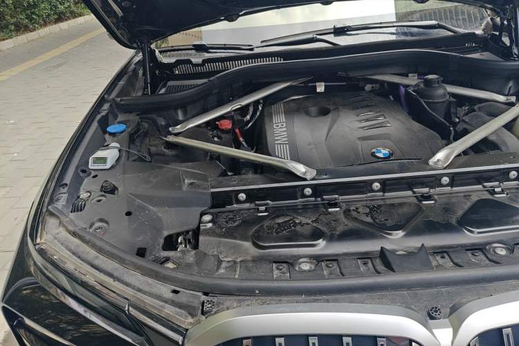 Used BMW X7  Engine Bay Right