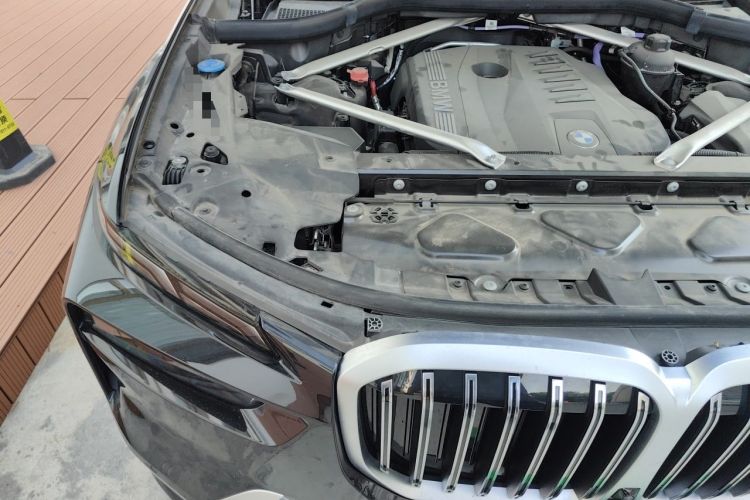 Used BMW X7 2023 xDrive40i Luxury Package with Leading Features Engine Bay Right