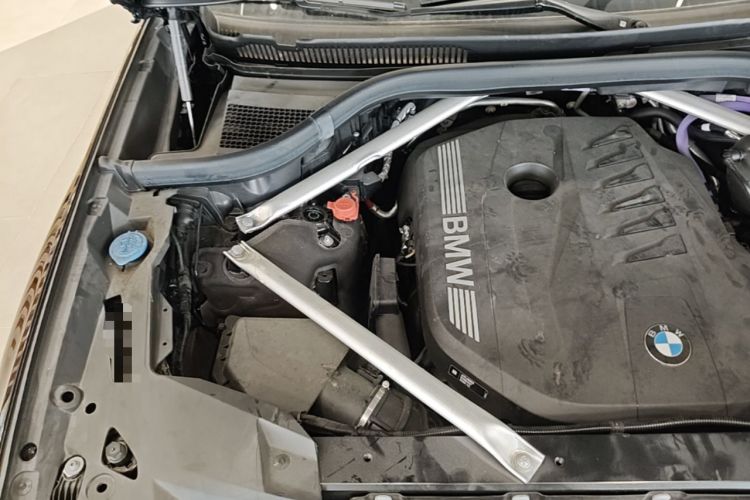Used BMW X7 2023 xDrive40i Luxury M Sport Package Engine Bay Right