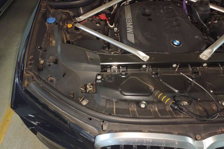 Used BMW X7 2023 xDrive40i Luxury M Sport Package Engine Bay Right