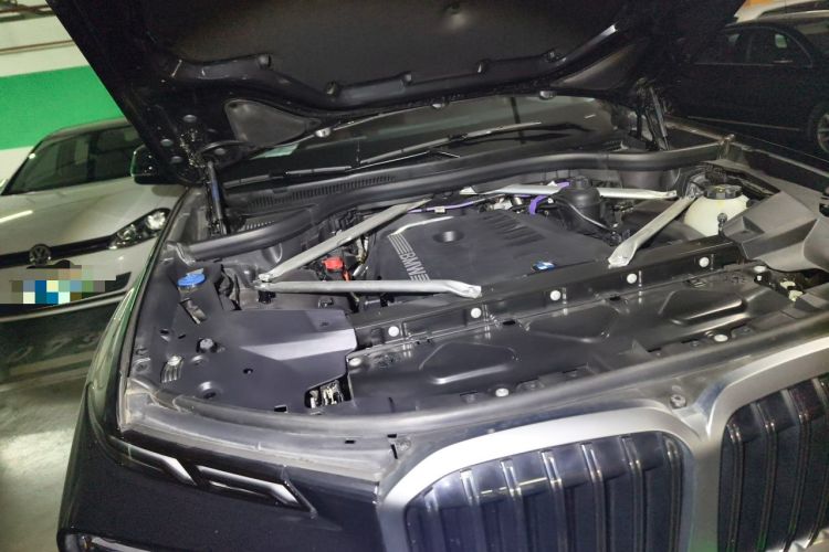 Used BMW X7 2023 xDrive40i Luxury Package with Leading Features Engine Bay Right