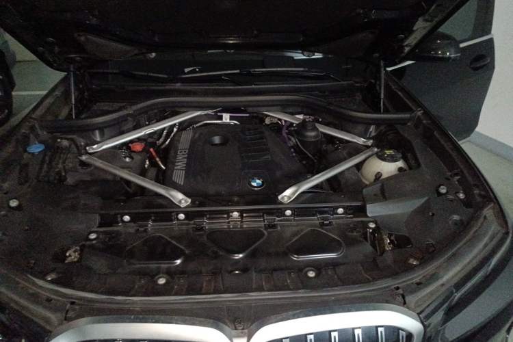 Used BMW X7 2023 xDrive40i Luxury Package with Leading Features Engine Bay