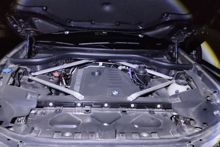 Used BMW X7 2023 xDrive40i Luxury M Sport Package Engine Bay