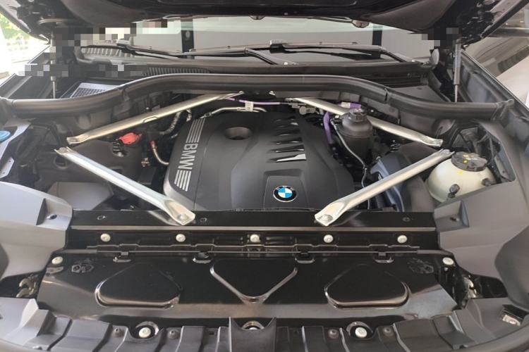 Used BMW X7 2023 xDrive40i Luxury Package with Leading Features Engine Bay