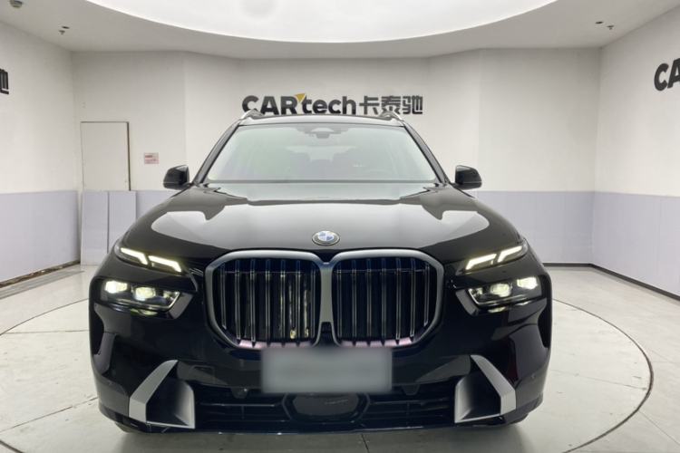 Used BMW X7 2023 xDrive40i Luxury Package with Leading Features Exterior 1