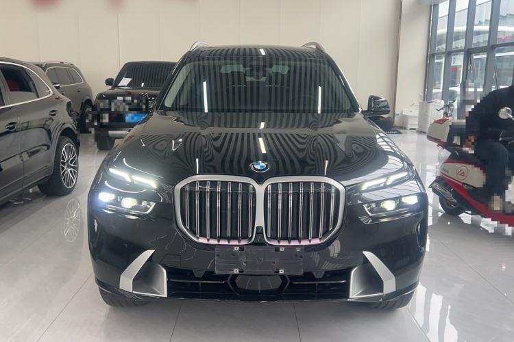 Used BMW X7 2023 xDrive40i Luxury Package with Leading Features Exterior 1