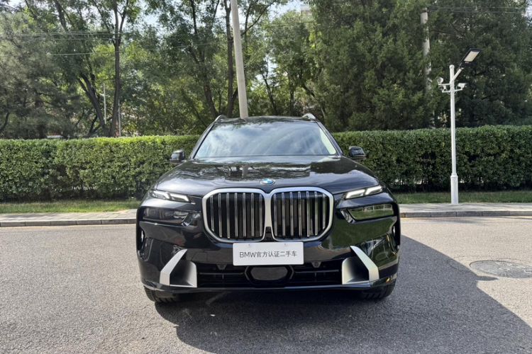 Used BMW X7 2023 xDrive40i Luxury Package with Leading Features Exterior 1