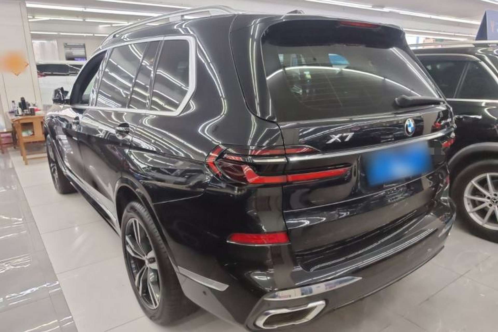Used BMW X7 2023 xDrive40i Luxury M Sport Package Exterior 2