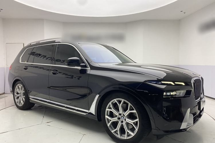 Used BMW X7 2023 xDrive40i Luxury Package with Leading Features Exterior 2