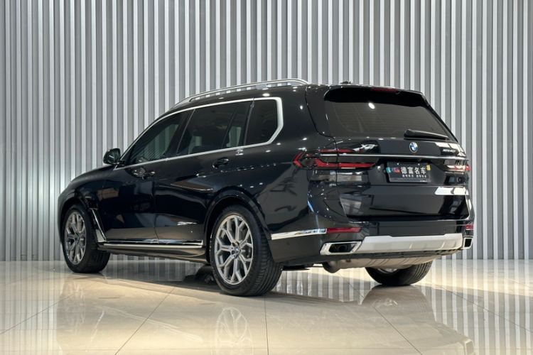 Used BMW X7 2023 xDrive40i Luxury Package with Leading Features Exterior 2