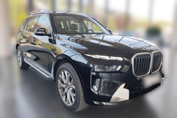Used BMW X7 2023 xDrive40i Luxury Package with Leading Features Exterior 2