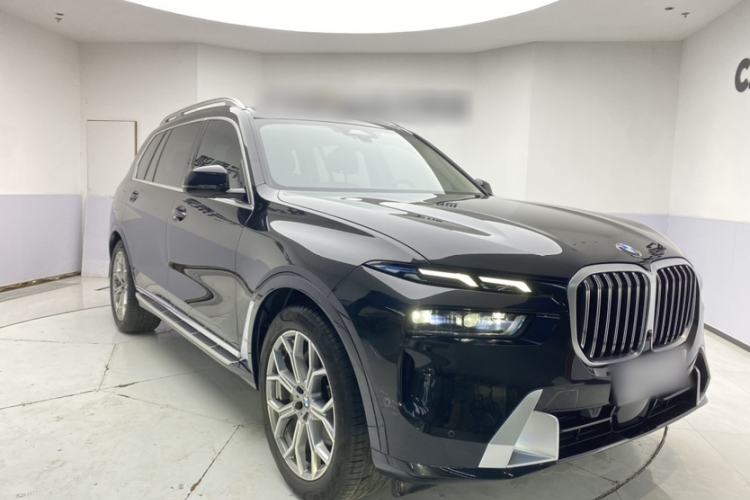 Used BMW X7 2023 xDrive40i Luxury Package with Leading Features Exterior 2