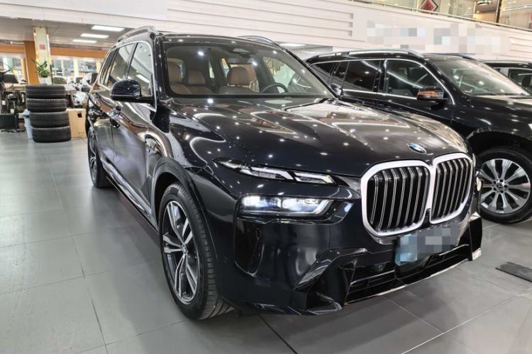 Used BMW X7 2023 xDrive40i Luxury M Sport Package Exterior 2