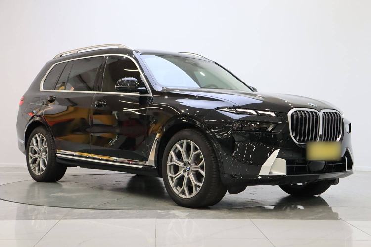 Used BMW X7 2023 xDrive40i Luxury Package with Leading Features Exterior 2