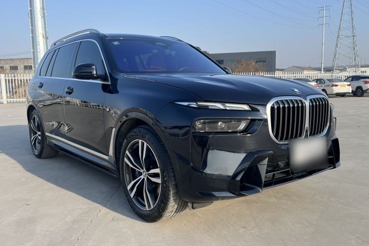 Used BMW X7 2023 xDrive40i Luxury M Sport Package Exterior 2