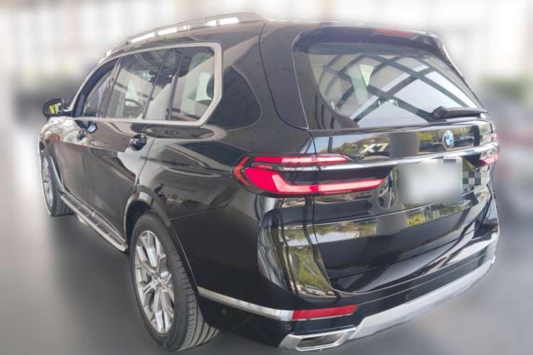 Used BMW X7 2023 xDrive40i Luxury Package with Leading Features Exterior 3