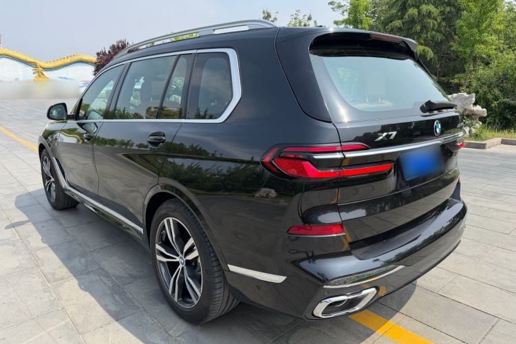 Used BMW X7 2023 xDrive40i Luxury M Sport Package Exterior 3