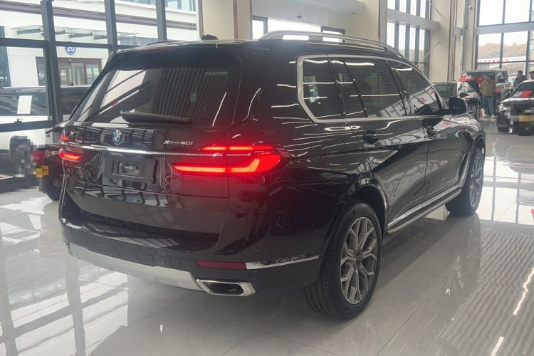 Used BMW X7 2023 xDrive40i Luxury Package with Leading Features Exterior 3