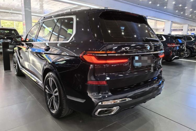 Used BMW X7 2023 xDrive40i Luxury M Sport Package Exterior 3