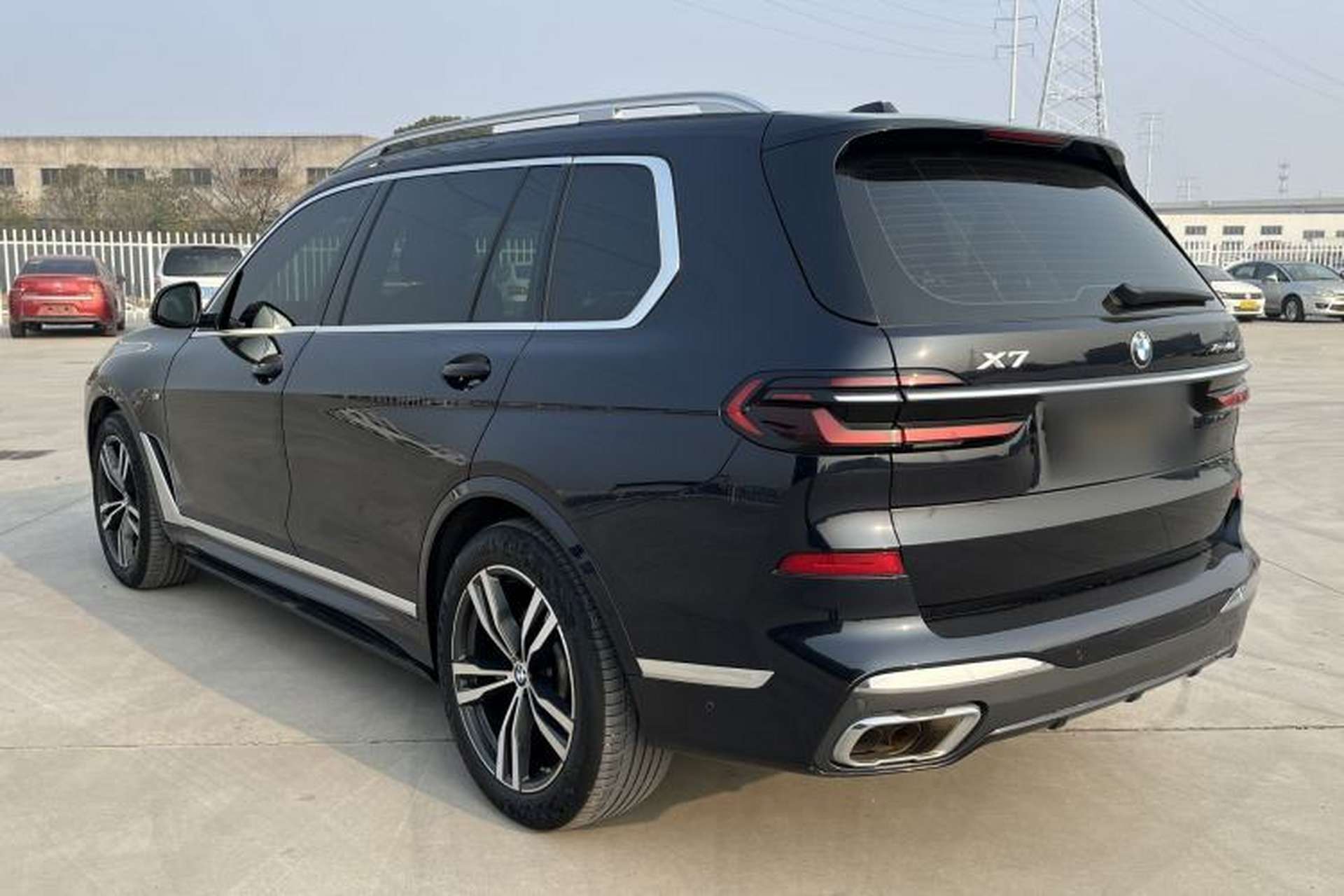 Used BMW X7 2023 xDrive40i Luxury M Sport Package Exterior 3