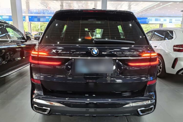 Used BMW X7 2023 xDrive40i Luxury M Sport Package Exterior 4
